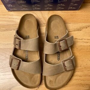 Birkenstock Arizona Oiled Leather Size: 40 L9/M7